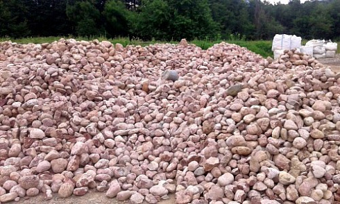 Kamenclub.ru: Розовый валунчик фр.100-300 мм.  купить во Владимире крупный природный камень розовый, серый молочный красный речной галечник природный 7850 руб/т   фото КАМЕНЬ КЛУБ