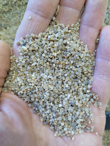 Кварцевый песок для водоподготовки фр. 1,6-3 мм.  купить во Владимире фото Камень Клуб