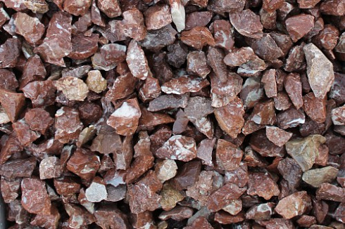 Kamenclub.ru: Мраморная крошка (щебень крошка розовый) фр. 40-70 мм.  купить во Владимире мрамр розовый, красный мраморный декоративный 11000 руб/т   фото КАМЕНЬ КЛУБ