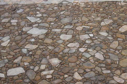 Kamenclub.ru: Песчаник для мощения дорожек, площадок, парковок ( фр 5-10 см)  купить во Владимире песчаник  серый желтый коричневый рыжий песчаник оголтованный окатанный 6500 руб/т   фото КАМЕНЬ КЛУБ