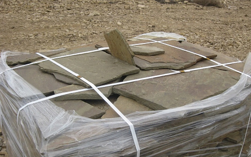 Kamenclub.ru: Песчаник пластушка серо-зеленый (4,0 см- 5,0 см)  купить во Владимире песчаник серо-зеленый, серый, зеленый песчаник рваный ландшафтный колотый 9000 руб/м3   фото КАМЕНЬ КЛУБ