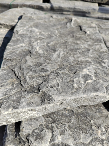 Kamenclub.ru: Песчаник галтованный для облицовки (фр. 2-5 см)  купить во Владимире песчник рыжий желтый серый песчаник окатанный речной 6 000 руб/т   фото КАМЕНЬ КЛУБ