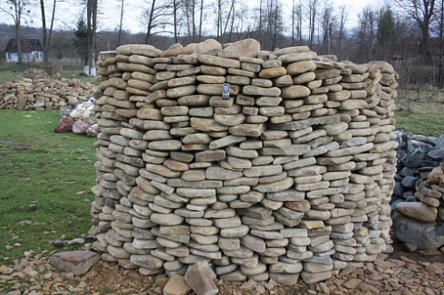 Kamenclub.ru: Песчаник для мощения дорожек, площадок, парковок ( фр 5-10 см)  купить во Владимире песчаник  серый желтый коричневый рыжий песчаник оголтованный окатанный 6500 руб/т   фото КАМЕНЬ КЛУБ