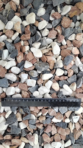 Kamenclub.ru: Мраморная крошка (щебень галтованный микс:белый-зеленый-розовый) фр.20-40 мм.  купить во Владимире мрамор белый, зеленый, розовый мрамор декоративный (галтовка) 15500 руб/т   фото КАМЕНЬ КЛУБ